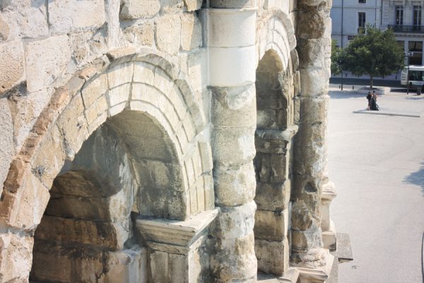 nimes_02